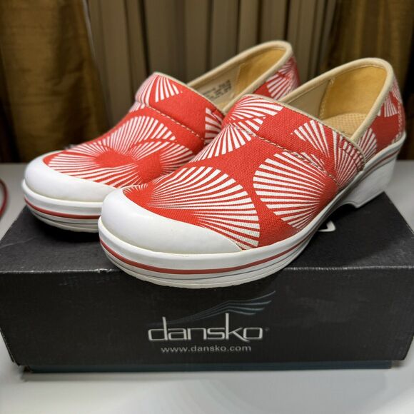 Dansko Vegan Volley Chino Palm Women EU 38 US 7.5-8 Red Canvas Slip On Clogs EUC - Picture 1 of 13